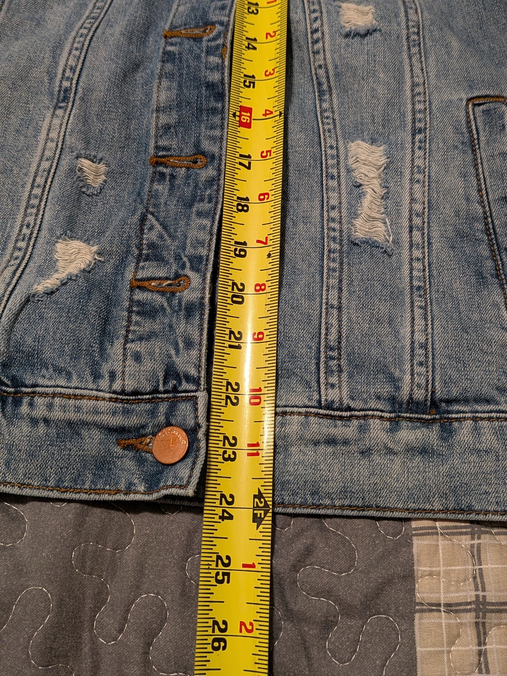 Women's Distressed Blue Denim Trucker Jacket Light Wash Size M Ropped - Picture 7 of 10